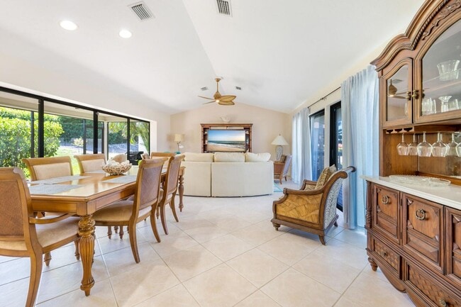 Photo - Hillside Home-3 bedrooms- 2 baths -2 car g...