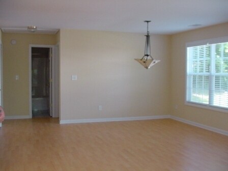 Photo - Cute 3 Bedroom Home on Private Street