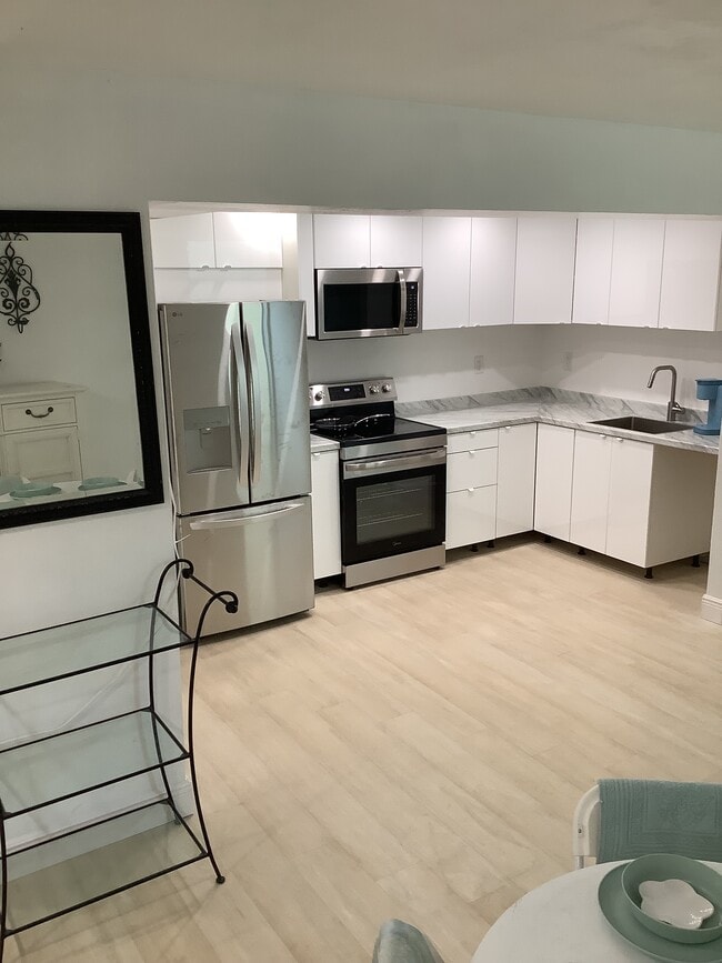 Building Photo - 20301 NE 30th Ave Unit Aventura Mall on circle Rental