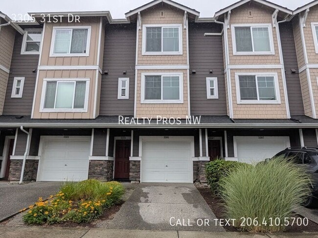 Building Photo - 3305 31st Dr