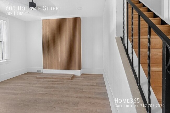 605 Hollace St