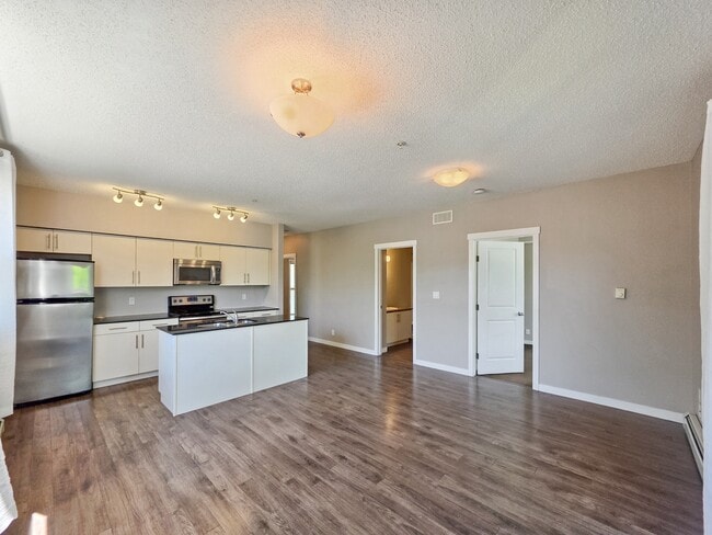 Photo - 1740-1749 9 St NW Unit 304