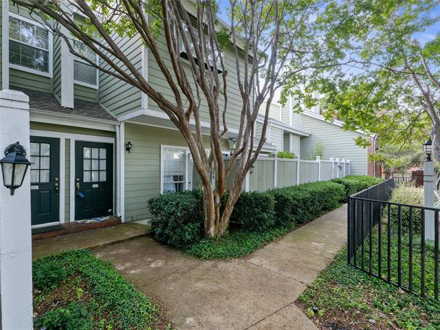 Building Photo - 6220 Bentwood Trail Unit 205