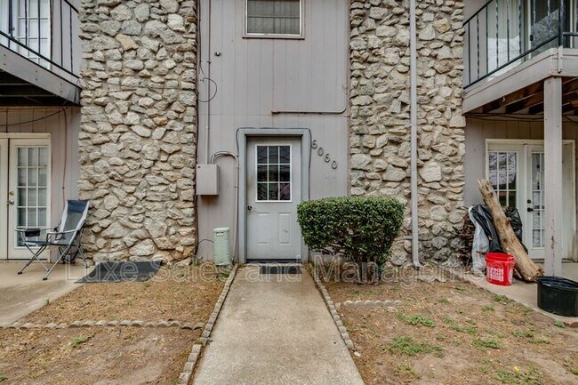 Photo - 6060 NW Expressway Unit C