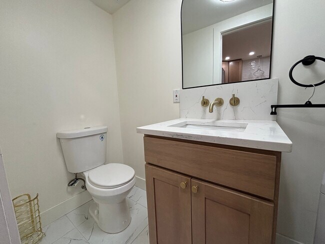 Photo - 140 71st St