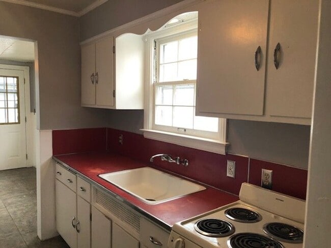 Photo - Great 4 Bedroom Home In Harper Woods