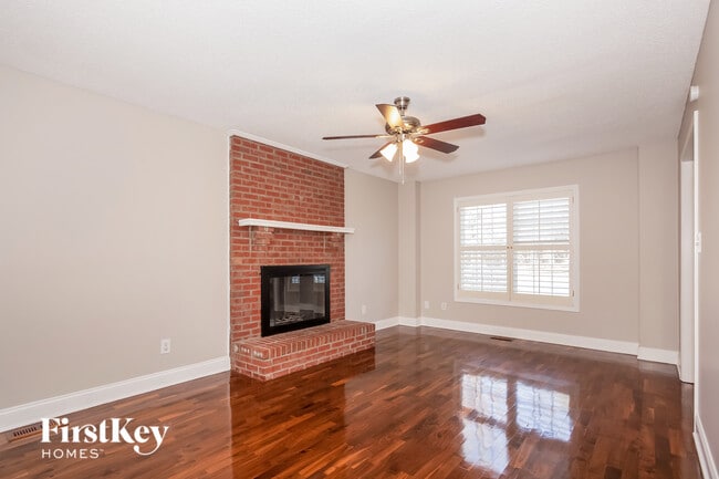 Photo - 120 Hunters Pointe Dr