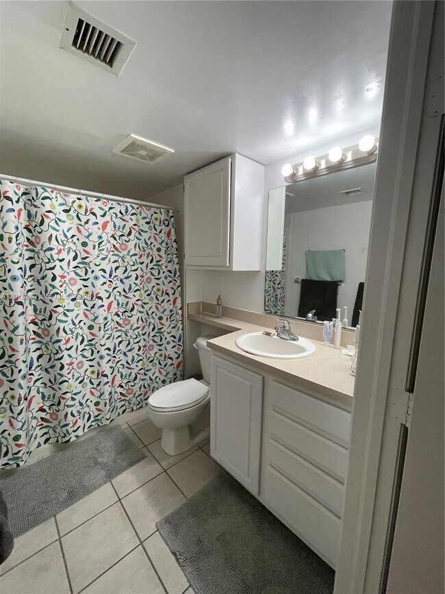 2665 SW 37th Ave Unit 209