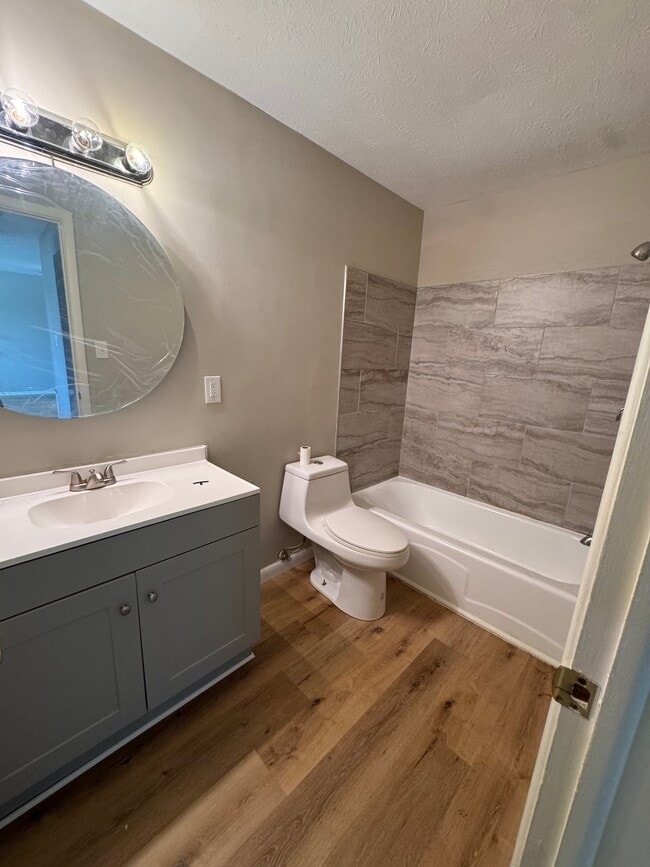 Photo - 14567 Madison Ave Unidad 306
