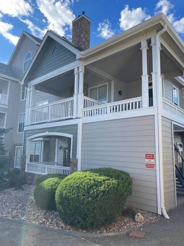 Photo - 6013 Castlegate Dr W