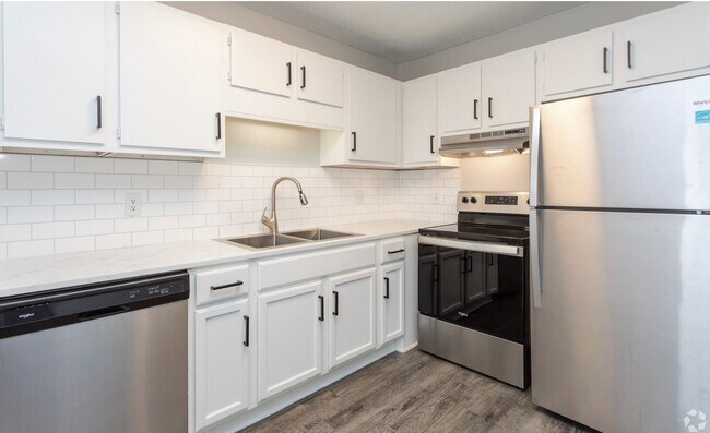 Explore our fully renovated one-bedroom re... - Explore our fully renovated one-bedroom re... Apartment Unit B-8