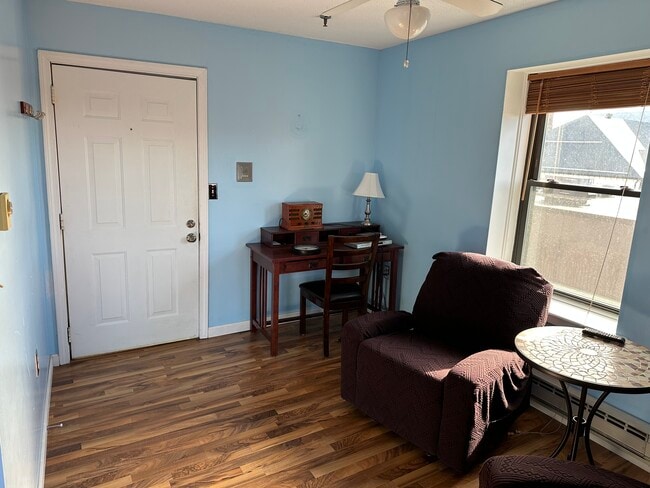 Building Photo - 90 Fleet St Unit 5-1 McIntosh Condo's