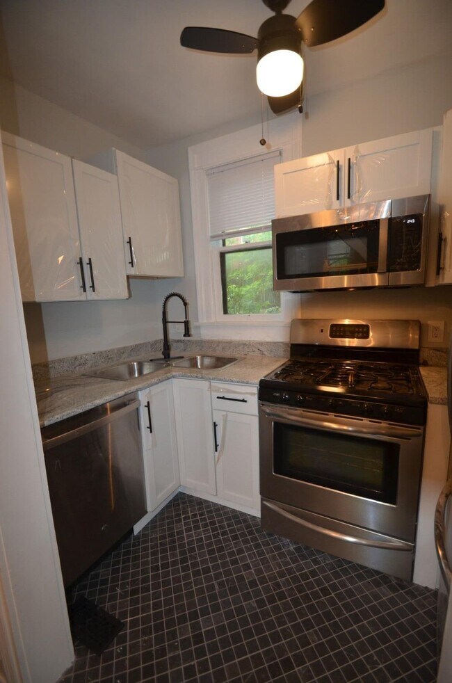 Photo - 301 W 5th Ave Unit Rear