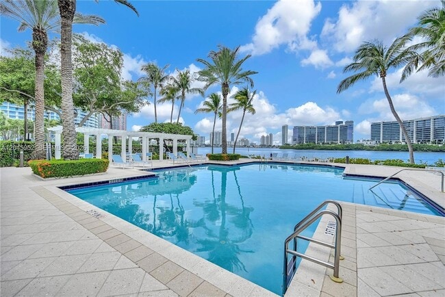 Photo - 3245 NE 184th St Unidad 13104