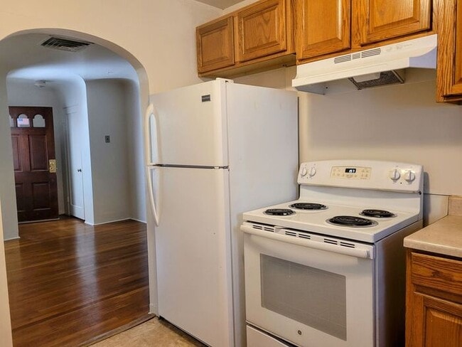 Photo - Quaint 2 bedroom, 1 bath brick duplex unit