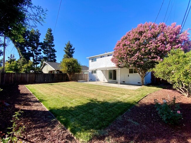 Photo - Gorgeous 5-bedroom home located in Fremont! – Huge Backyard!
