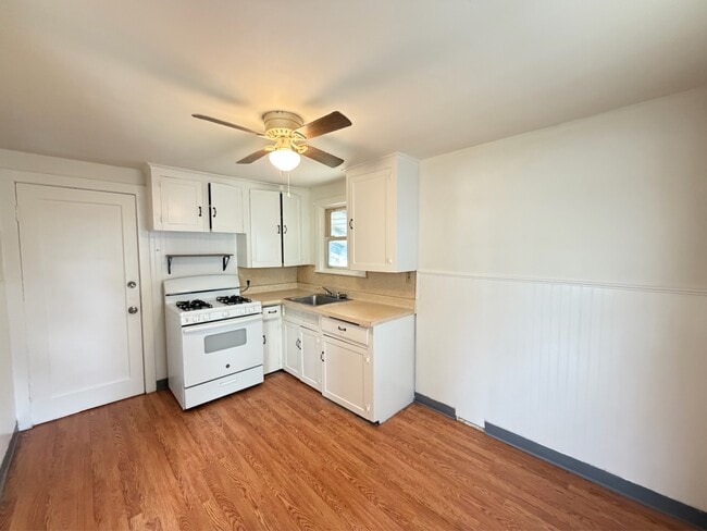 Photo - 160 Woodward Ave