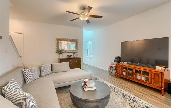 Photo - 198 George Neggan Ln