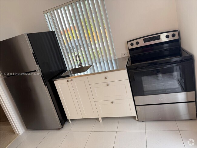 Building Photo - 18142 SW 139th Path Unit A Rental