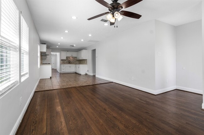 Photo - 714 Ogilvie St