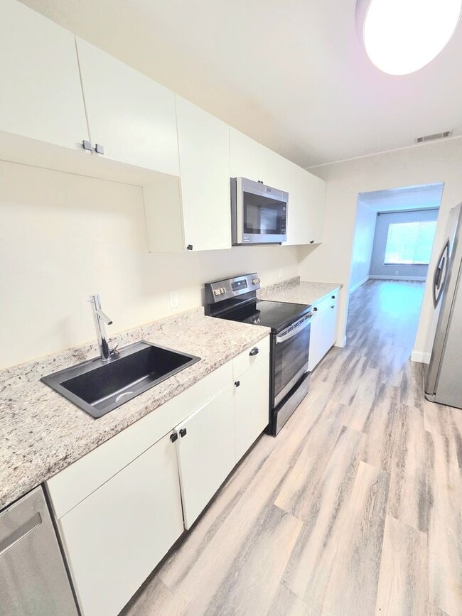 Photo - Location, Location!! 3 bedroom condo available now in Altamonte Springs