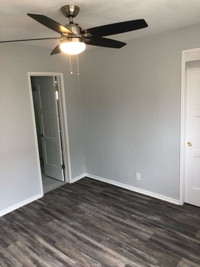 Photo - Emerald (3 unit detached) Unit EM869