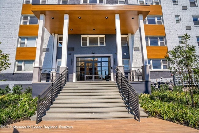 Building Photo - 122 Bodman Pl Unit PH-C Rental