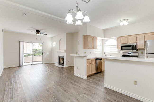 Building Photo - Spacious and Stylish Green Valley First-Floor Unit!!