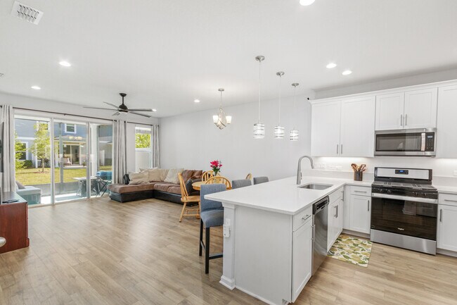 Photo - 279 Pine Bluff Dr