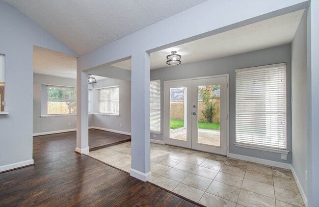 Photo - 6607 Readsland Ln