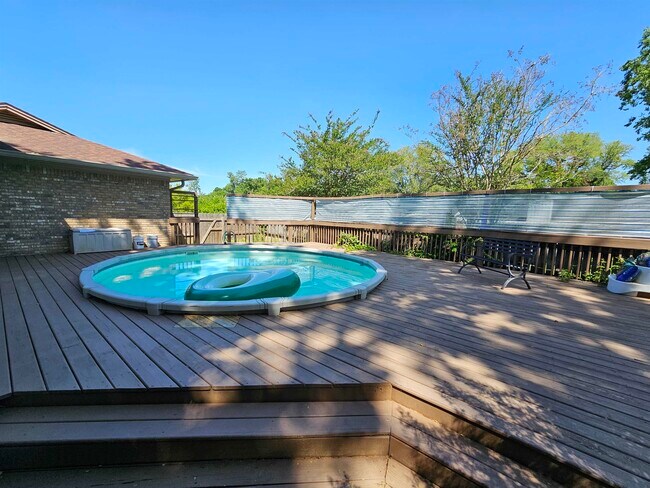 Photo - 2517 Clara Kee Blvd