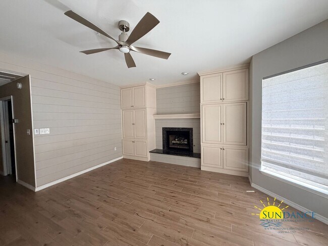 Photo - 4412 Windrush Dr