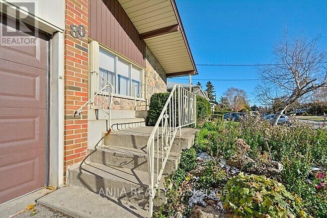 Photo - 80 Alamosa Dr