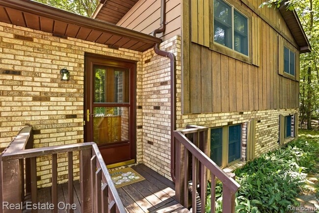 6218 Sturgeon Creek Pkwy