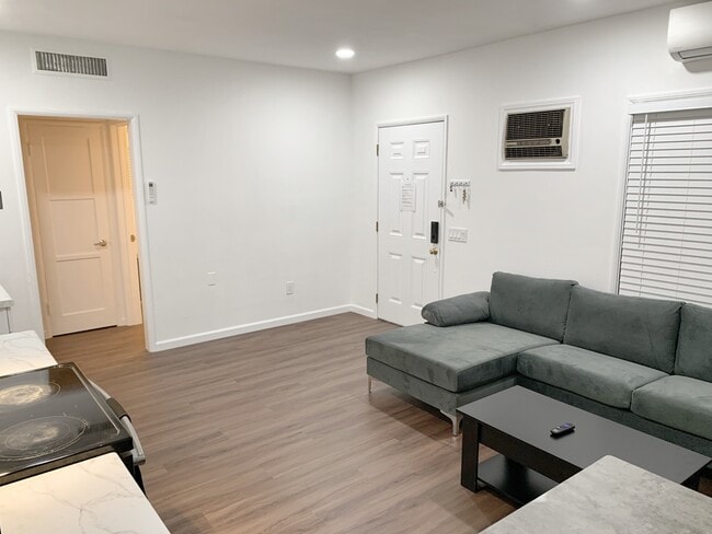 Photo - 172 E 27th St Unit 1