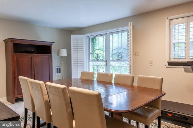 Photo - 6034 Chesterbrook Rd