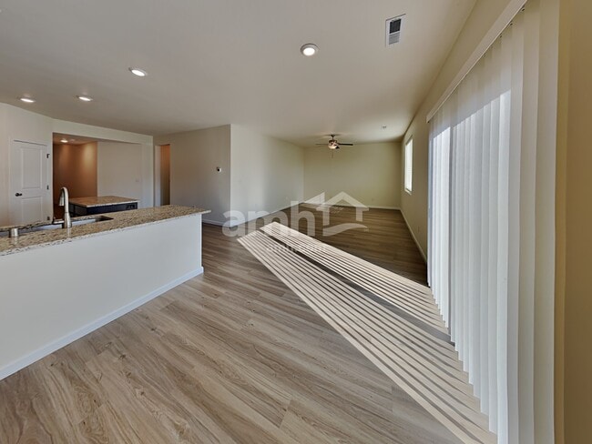 Photo - 1311 W 15th Ave