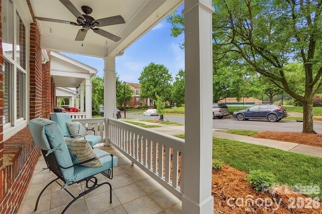 Photo - 19512 Topgallant St