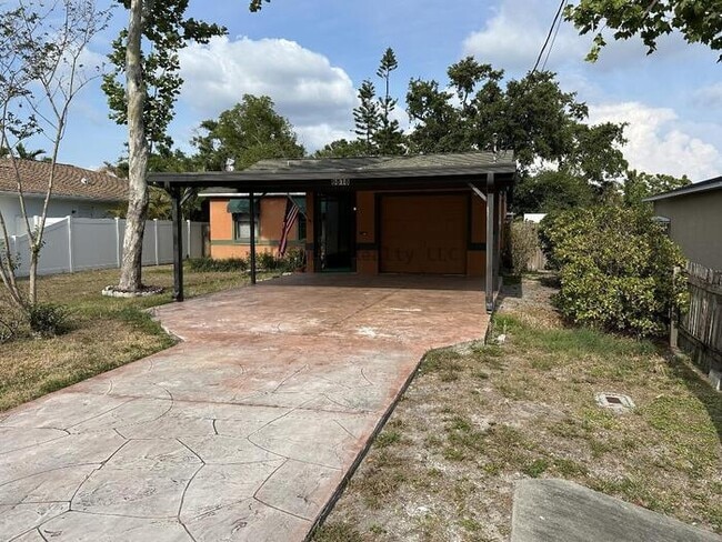 Updated 3-Bedroom Pool Home in Prime South... - Updated 3-Bedroom Pool Home in Prime South...