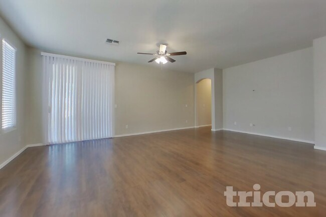 Photo - 6608 S 45th Ln