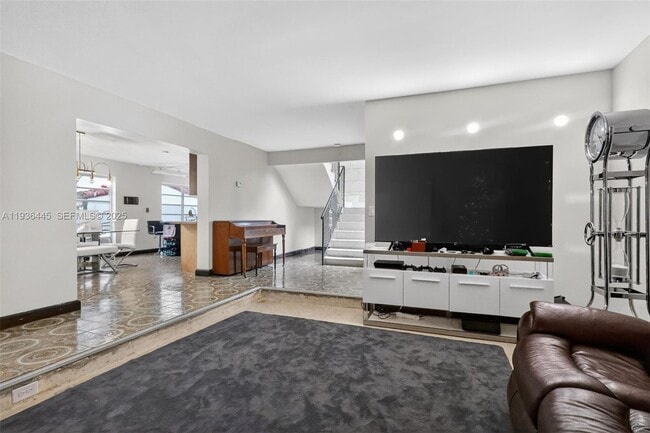 Photo - 135 South Dr