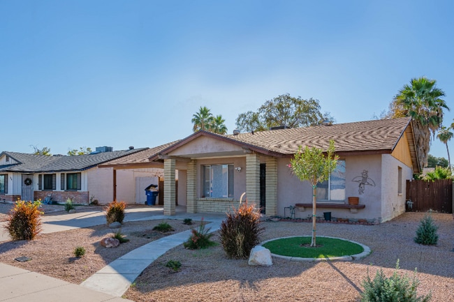 Building Photo - 2035 E Cornell Dr