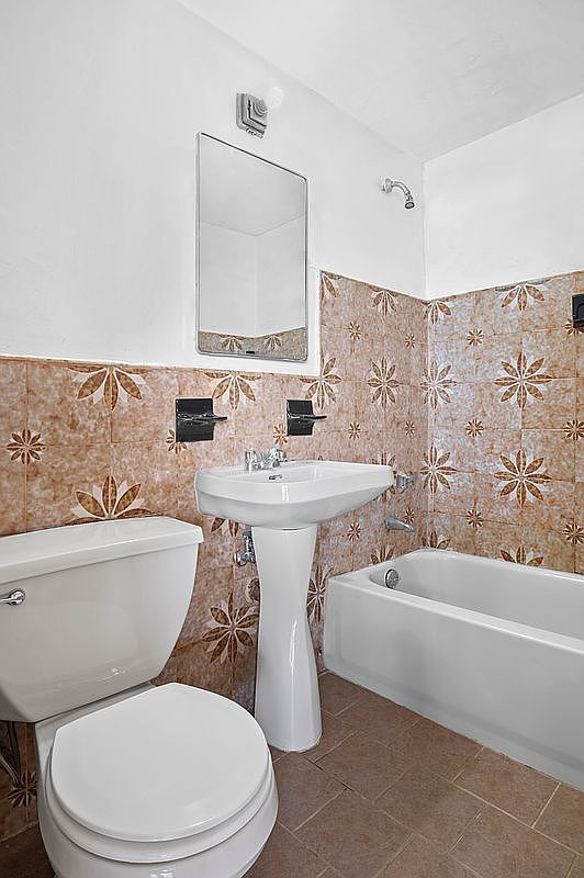 Photo - 2 Fordham Hill Oval Unidad 16E