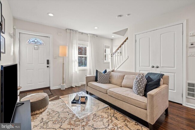 Photo - 134 35th St NE