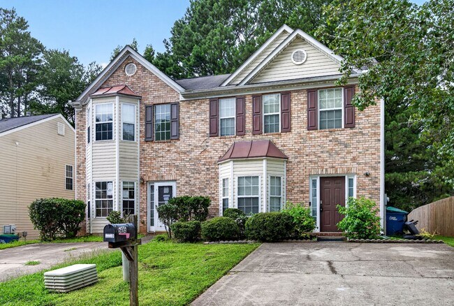 Photo - Spacious 3 Bed / 2 Bath Townhouse in Atlanta – $1,995/mo (Trash & Landscaping Included!)