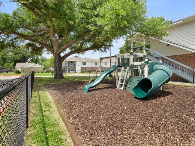 Laurel Oak Village