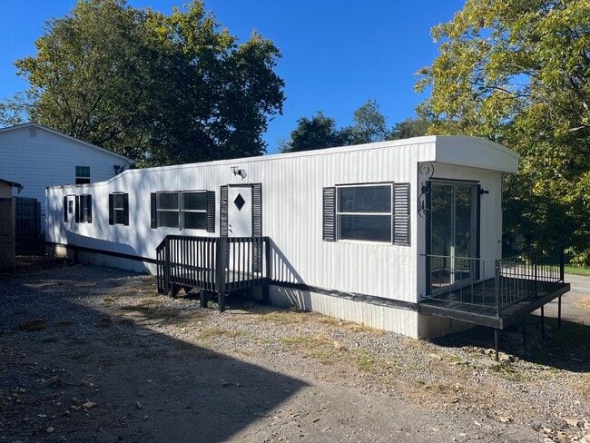 Building Photo - 35 Brookdale Rd