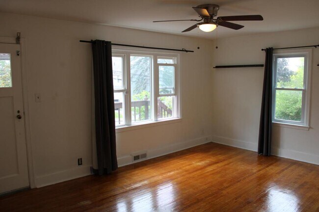 Photo - 254 Church St