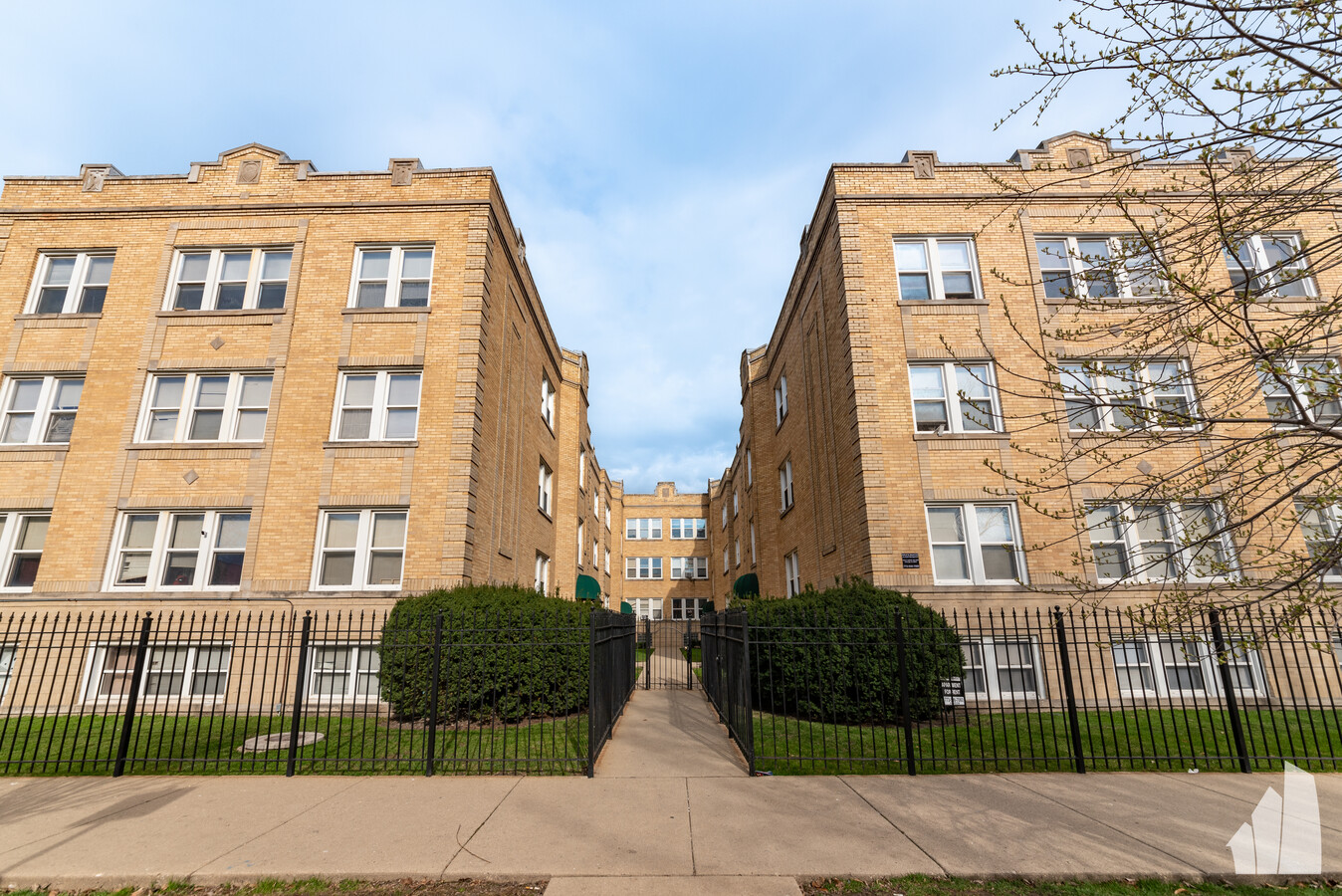 Photo - 4043 N Mozart St Unidad 45.5-3W Rental