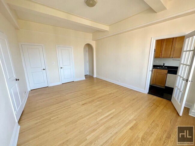 Photo - SECOND AVENUE Unit 8C